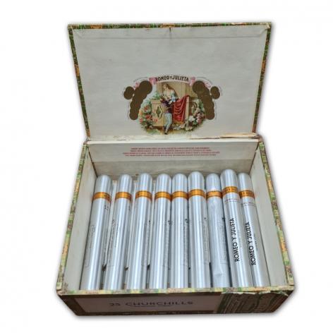 Lot 11 - Romeo y Julieta Churchills Tubed