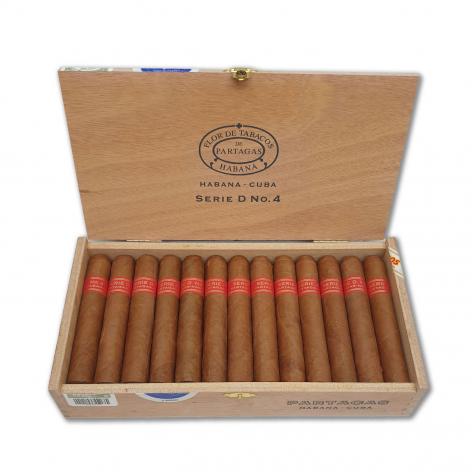 Lot 121 - Partagas Serie D No.4 