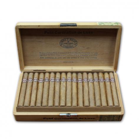 Lot 122 - Romeo y Julieta Petit Coronations Deluxe