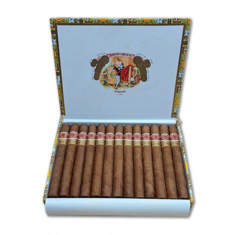 Lot 122 - Romeo y Julieta Churchills