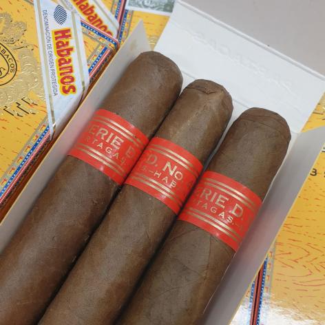 Lot 123 - Partagas Serie D No.4 
