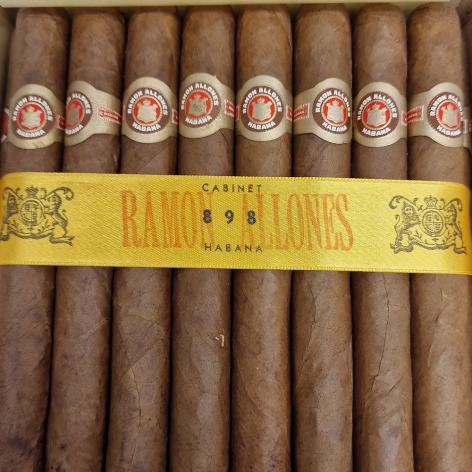 Lot 124 - Ramon Allones 8 9 8
