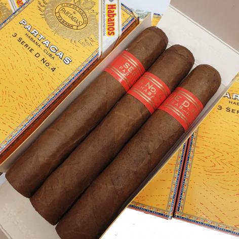 Lot 125 - Partagas Serie D No.4 