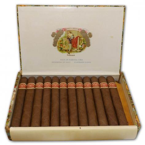 Lot 126 - Romeo y Julieta Petit Coronas