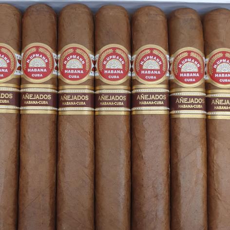 Lot 129 - H. Upmann Robustos Anejados