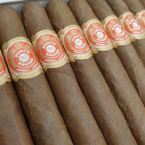 Lot 12 - Punch Coronas 