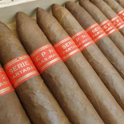 Lot 131 - Partagas Serie P No .2 