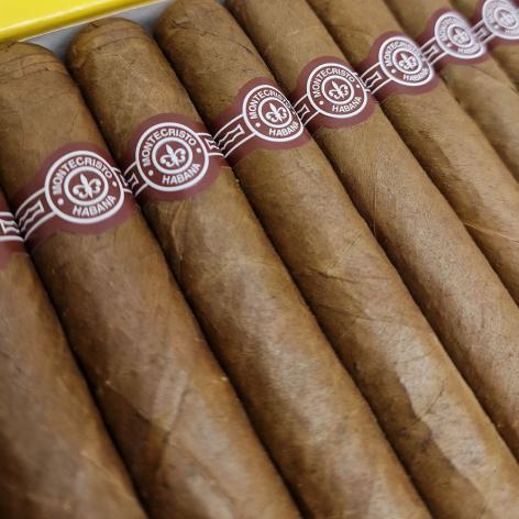 Lot 131 - Montecristo No. 4