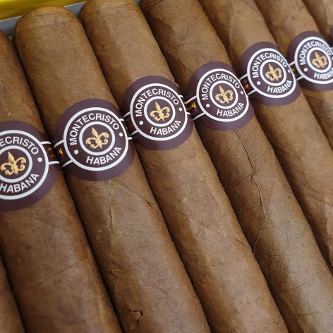 Lot 132 - Montecristo No. 4