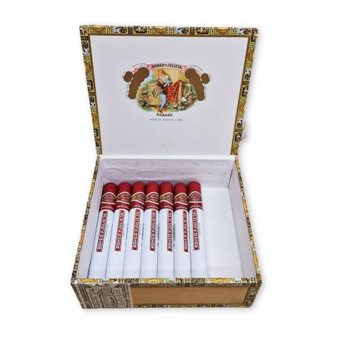 Lot 133 - Romeo y Julieta Churchills 