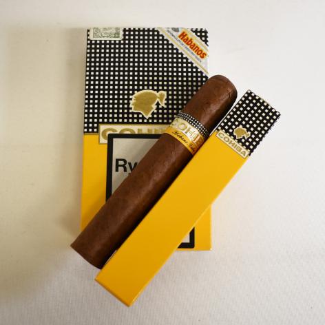 Lot 134 - Cohiba Robustos 