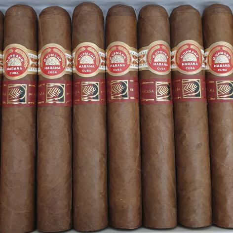 Lot 134 - H. Upmann Royal Robustos