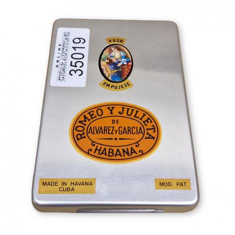 Lot 134 - Romeo y Julieta Club Kings 