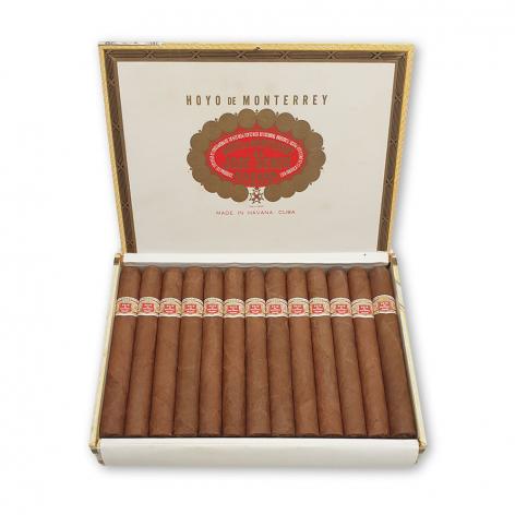 Lot 135 - Hoyo de Monterrey Coronas 