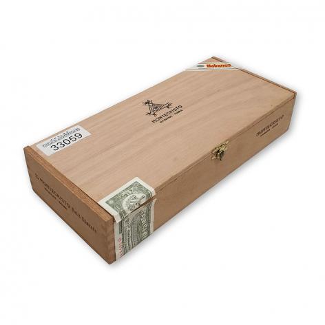 Lot 136 - Montecristo Petit Edmundo