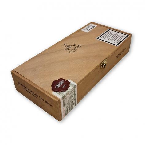 Lot 136 - Montecristo Petit Edmundo