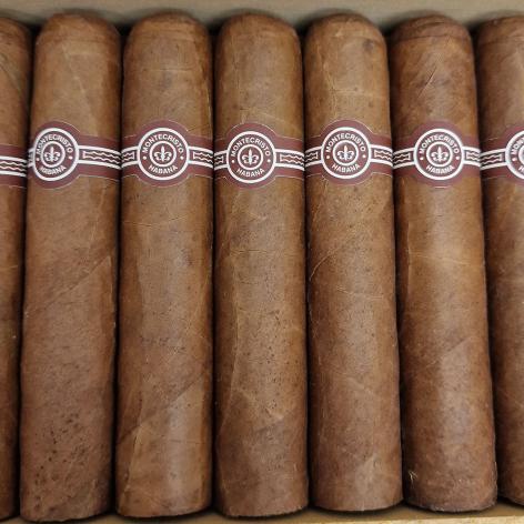 Lot 136 - Montecristo Petit Edmundo