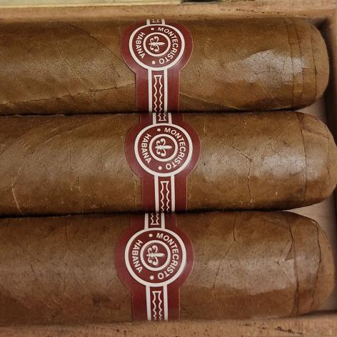 Lot 137 - Montecristo Petit Edmundo