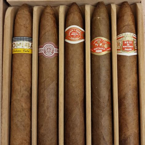 Lot 137 - Seleccion Piramide
