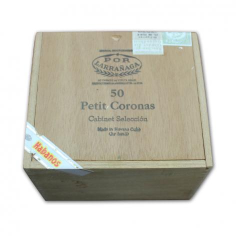 Lot 137 - Por Larranaga Petit Coronas