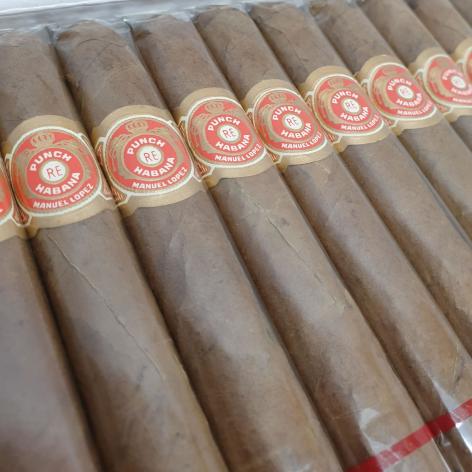 Lot 138 - Punch Exquisitos
