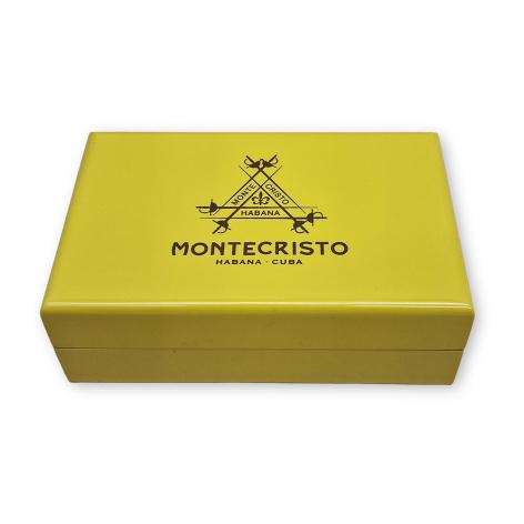Lot 138 - Montecristo Petit Edmundo