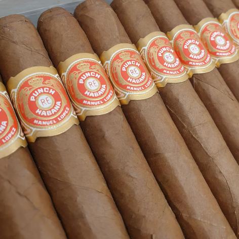 Lot 13 - Punch Coronas 