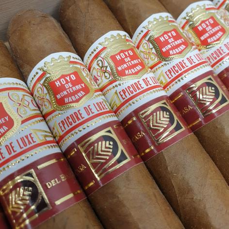 Lot 140 - Hoyo de Monterrey Epicure de Luxe