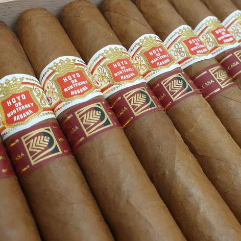 Lot 142 - Hoyo de Monterrey Escogidos