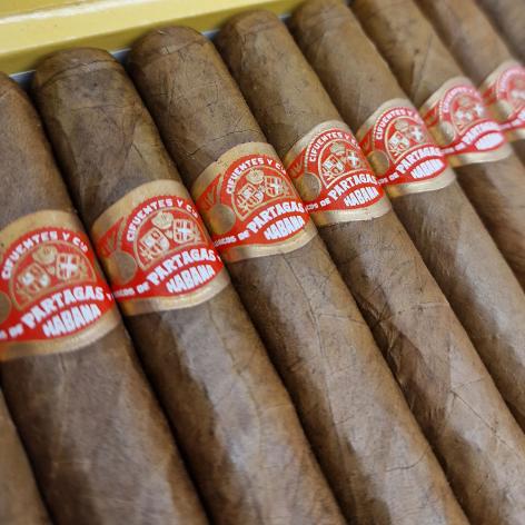 Lot 144 - Partagas Astorias