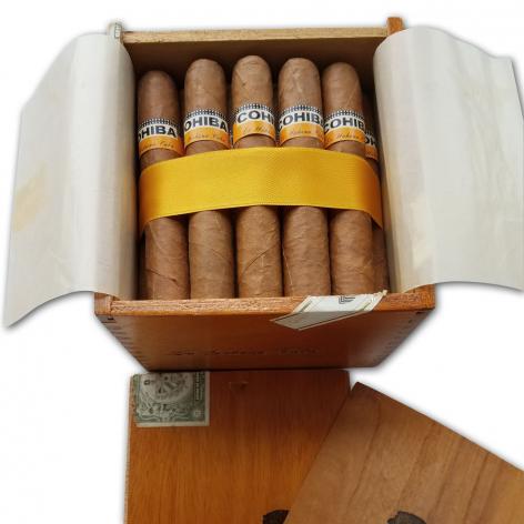 Lot 144 - Cohiba Robustos