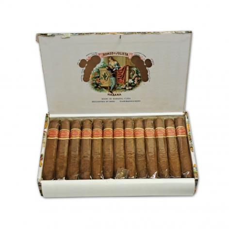 Lot 146 - Romeo y Julieta  Celestiales Finos 