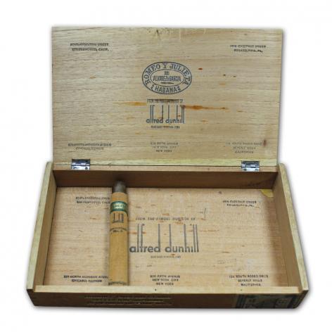 Lot 147 - Romeo y Julieta Cedros de Luxe No.3