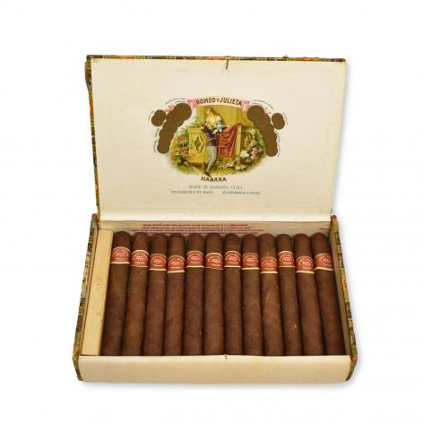 Lot 149 - Romeo y Julieta  Cornhill No.1