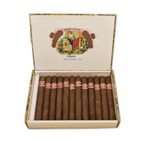 Lot 150 - Romeo y Julieta  Coronas