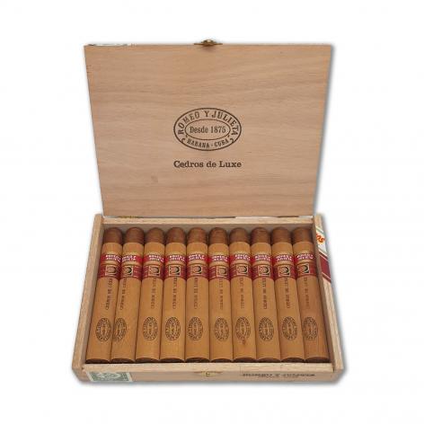 Lot 150 - Romeo y Julieta Cedros de Luxe 