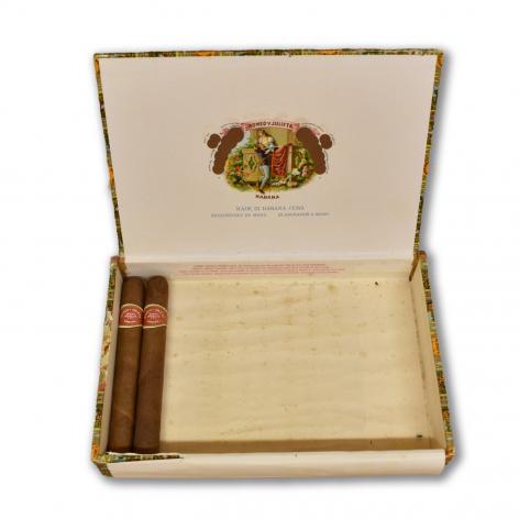 Lot 151 - Romeo y Julieta  Coronas