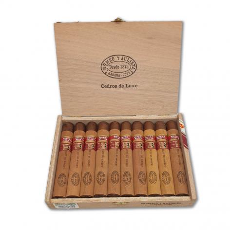 Lot 151 - Romeo y Julieta Cedros de Luxe 