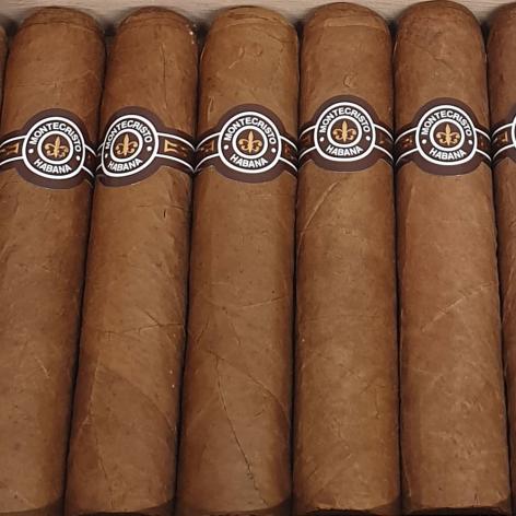 Lot 151 - Montecristo Petit Edmundo