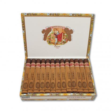 Lot 153 - Romeo y Julieta Cedros de Luxe No. 2