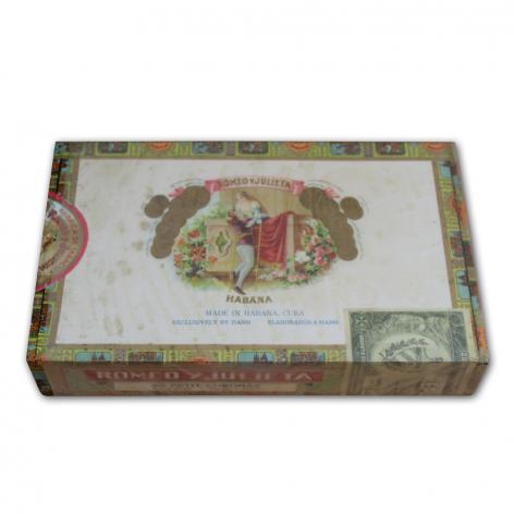 Lot 155 - Romeo y Julieta Petit Coronas