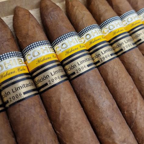 Lot 158 - Cohiba Piramides