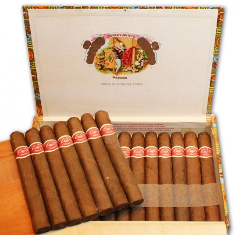 Lot 160 - Romeo y Julieta Petit Coronas