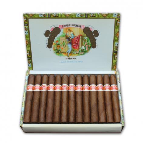 Lot 163 - Romeo y Julieta Tres Petit Coronas