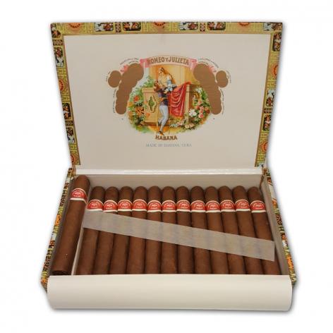 Lot 165 - Romeo y Julieta Petit Coronas