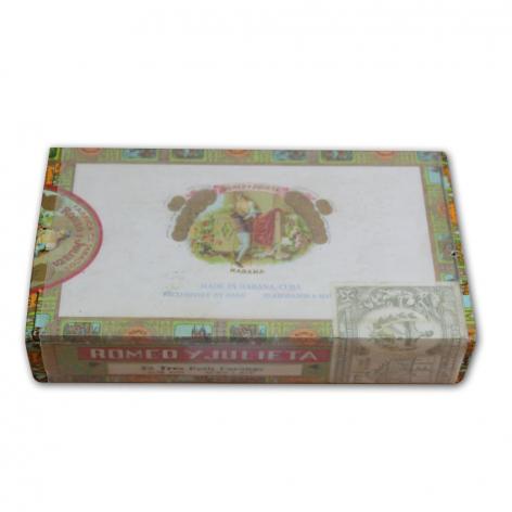 Lot 166 - Romeo y Julieta Tres Petit Coronas