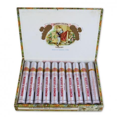 Lot 167 - Romeo y Julieta Tubos No.1