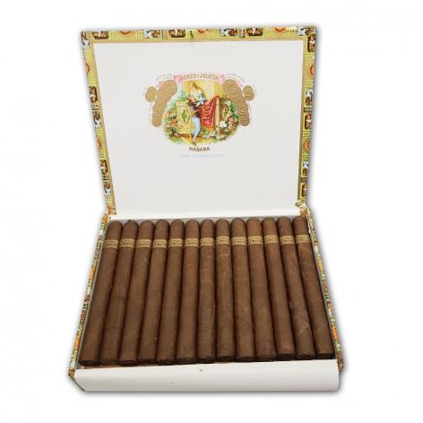 Lot 169 - Romeo y Julieta Churchills