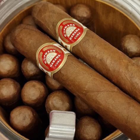 Lot 16 - H. Upmann Noellas