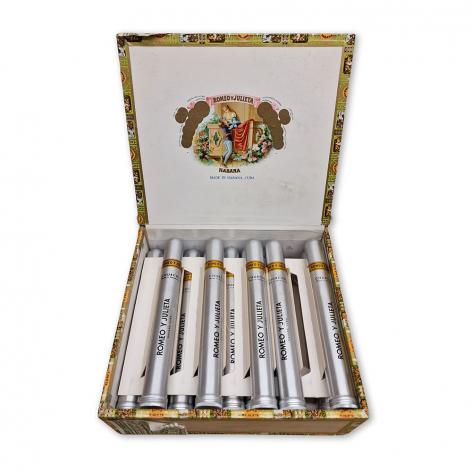 Lot 16 - Romeo y Julieta Churchills